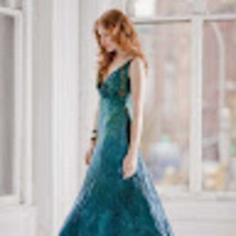 Meet your Posher, Momo